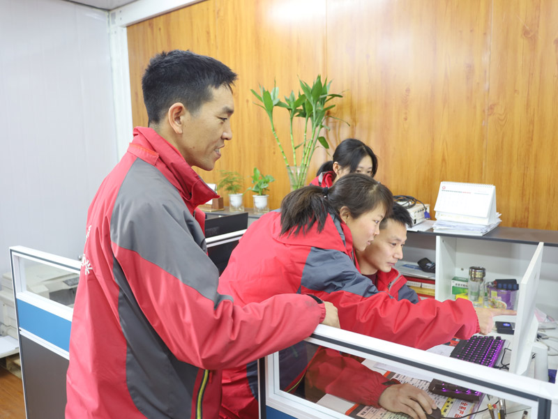 长兴吊机顶尖的研发团队-是时候展现实力了