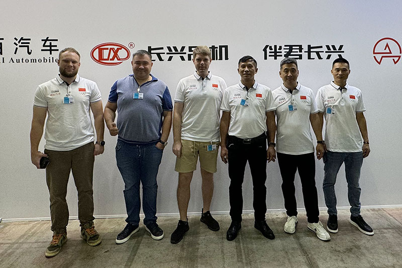 神百汽车莫斯科INTERAUTO汽车展览会上大放异彩