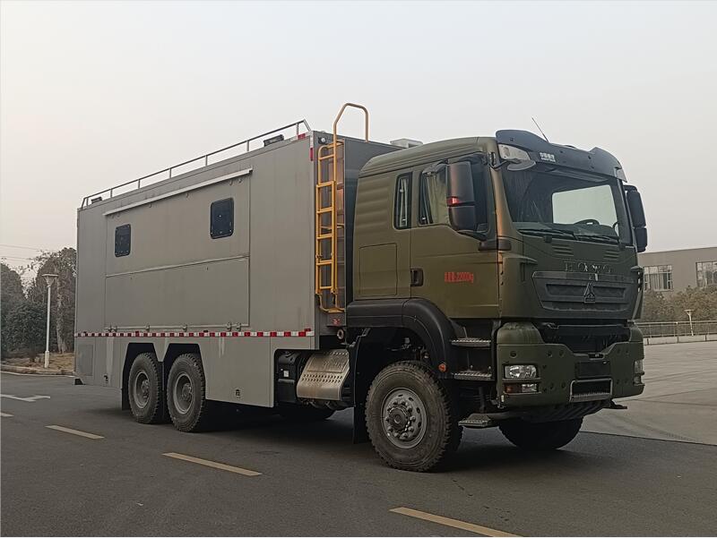 豪沃后八轮餐车